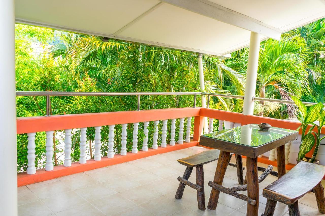 Chez Charly Bungalow Nai Yang Beach Extérieur photo